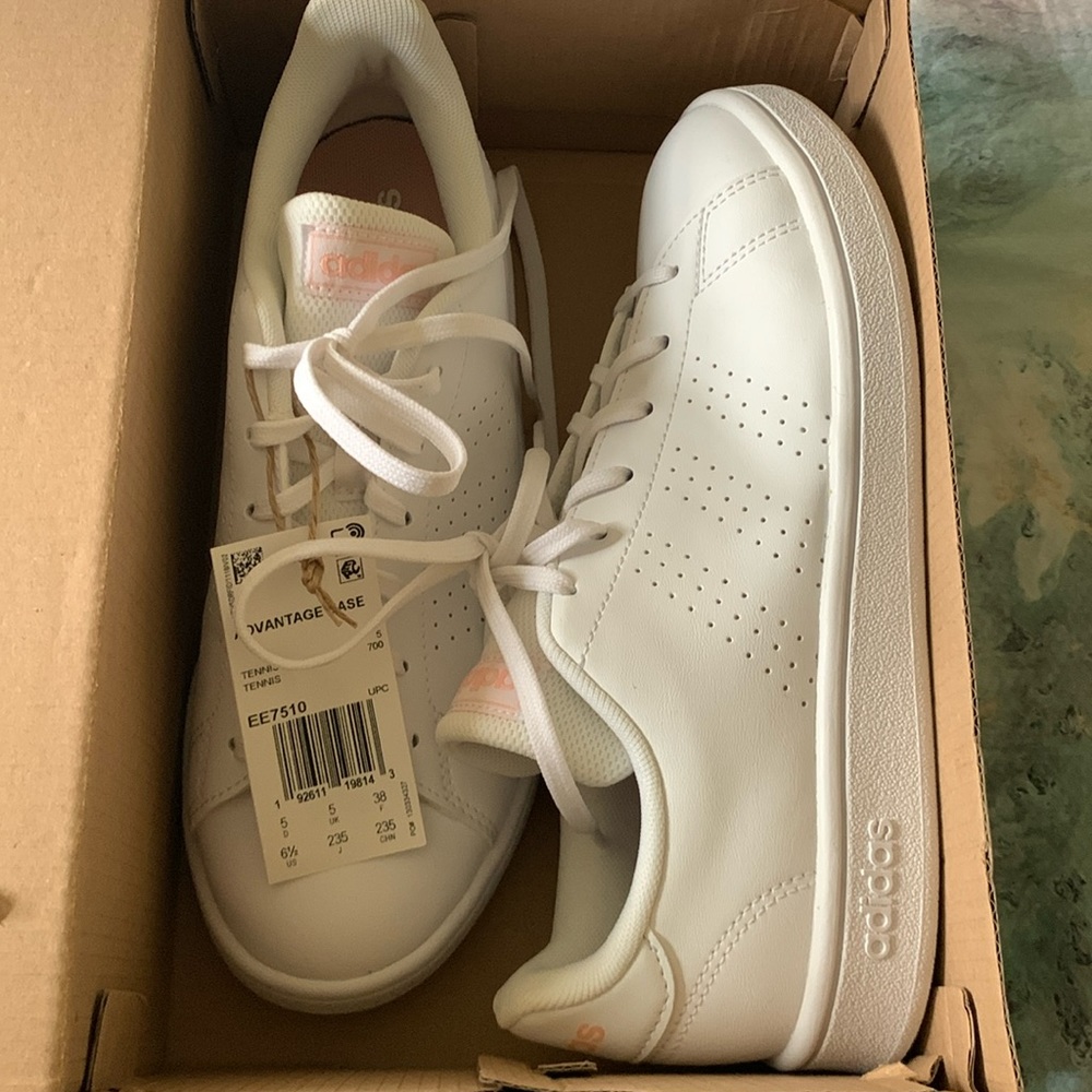 Adidas Snickers new!